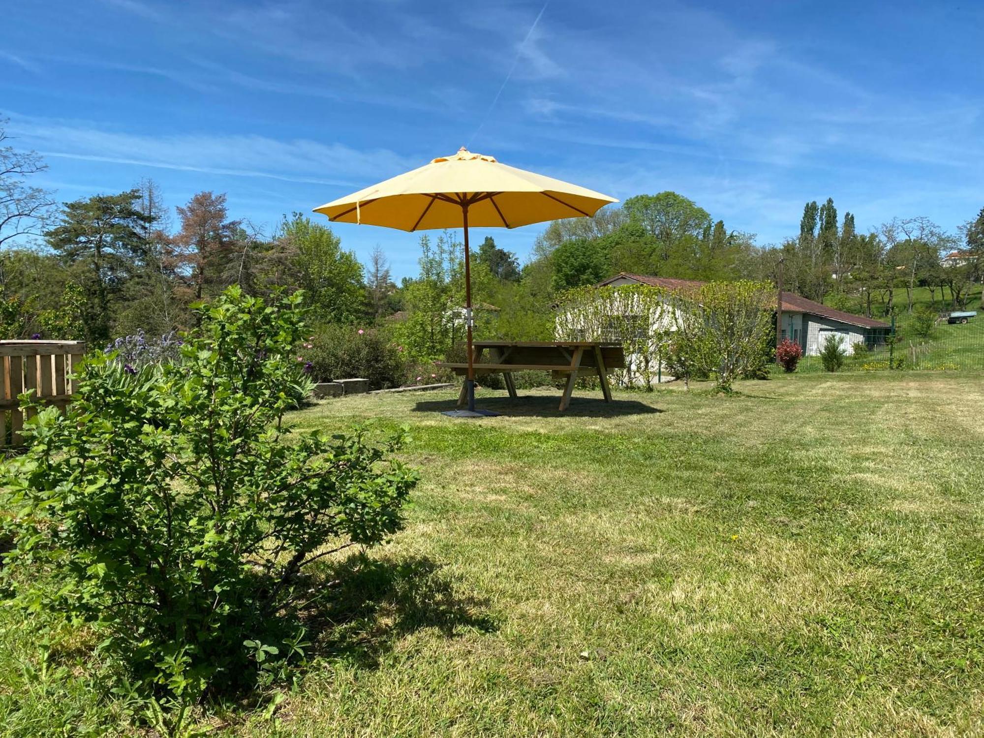 Aux Trois Muriers Villeneuve-sur-Lot Exteriör bild
